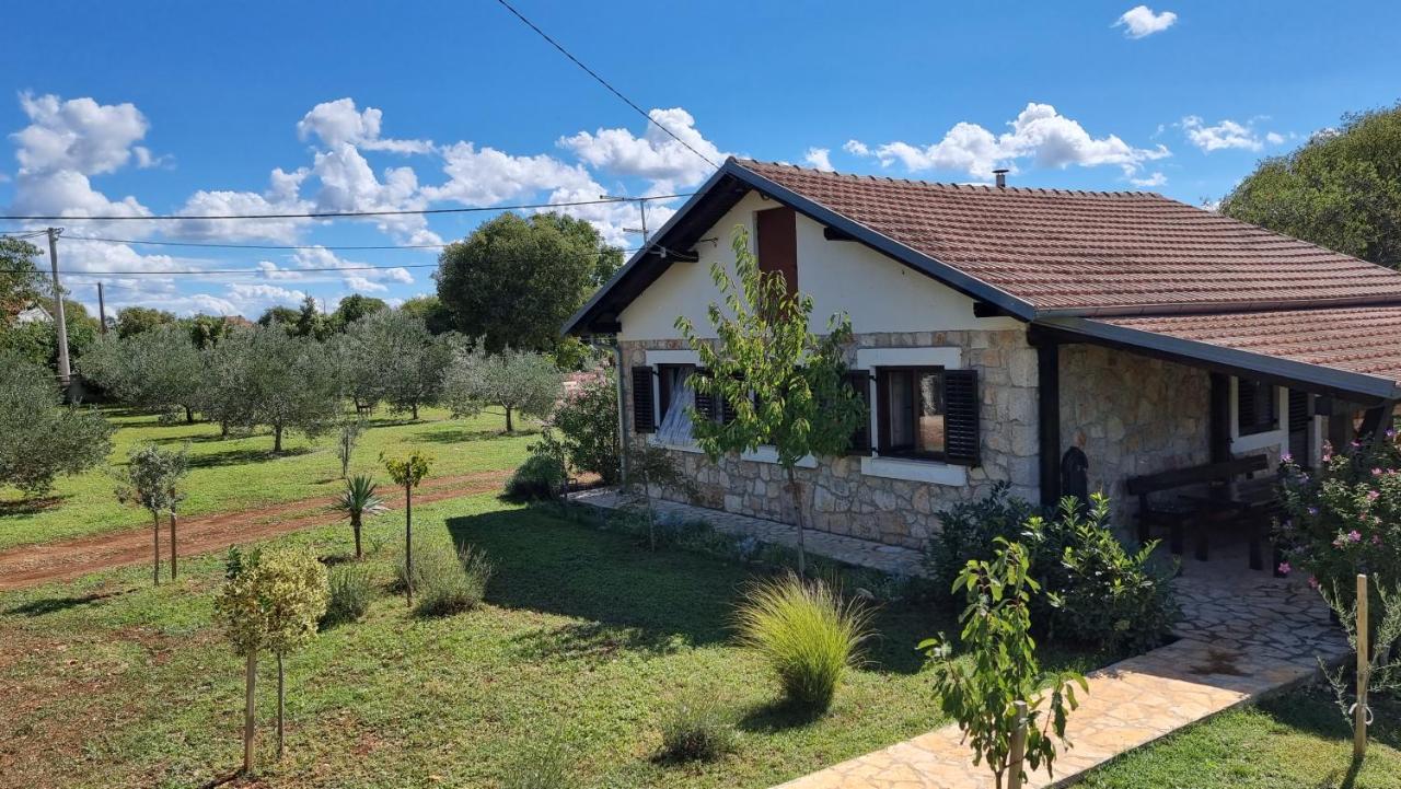 Villa Stone Medal Drnis Exterior photo